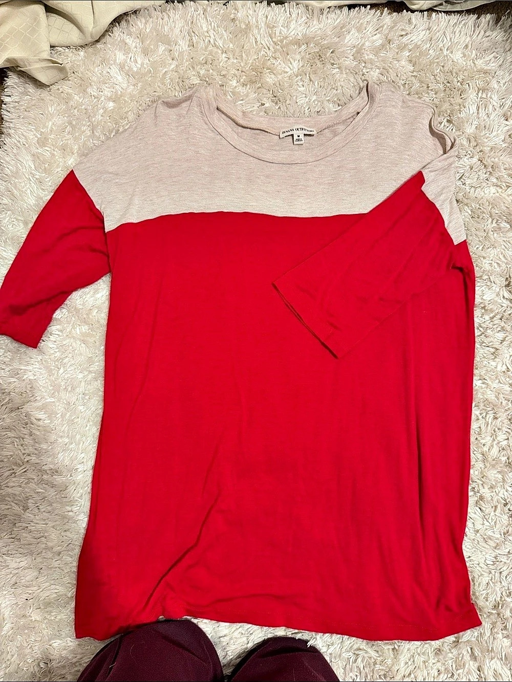 Zenana Outfitters Color Block Top in Red & Gray Size Medium